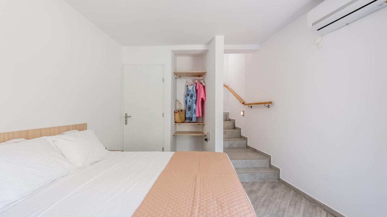 Armenakishouses Pollonia